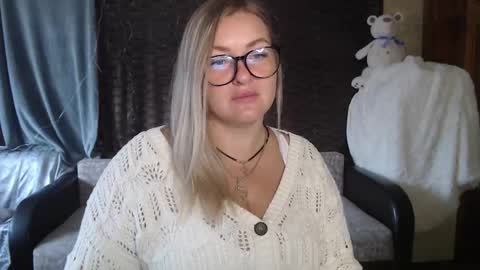 Snapshot of nikaskylink chatting on September 19, 4:05 am Nika online show from September 19, 4:05 am