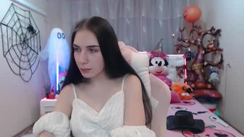 nikastarkk online show from November 2, 7:25 pm