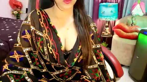 nikatheempress online show from March 26, 7:02 am