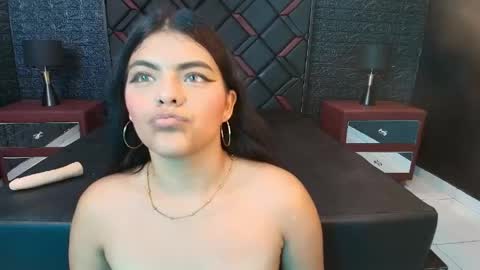 NIKI online show from May 9, 2:12 pm