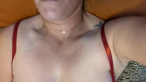 Snapshot of nikki32313 chatting on October 6, 12:23 pm nikki32313 online show from October 6, 12:23 pm
