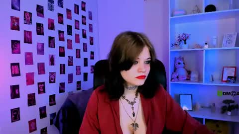 nikki_kiss_ online show from July 19, 8:39 am