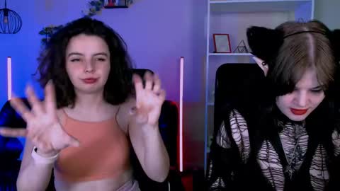 nikki_kiss_ online show from June 1, 8:26 am