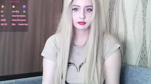 Nikki Roseana online show from December 19, 9:43 pm