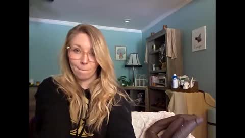 nikkib653466 online show from May 14, 6:50 pm