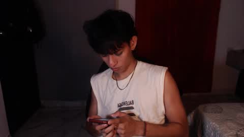 Snapshot of niklaus_wolf chatting on October 13, 7:32 am niklaus_wolf online show from October 13, 7:32 am