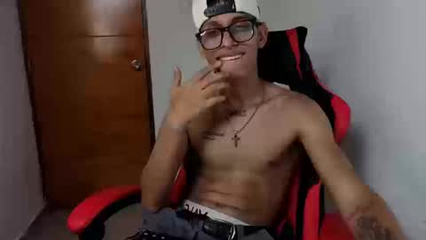 niklaus_wolf online show from March 21, 4:40 am