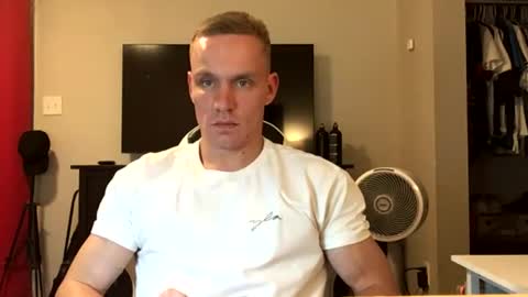 nikolai_russian_daddy online show from August 3, 2:46 am