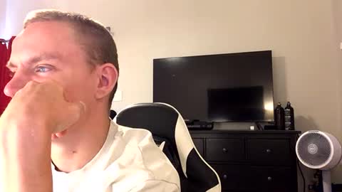 nikolai_russian_daddy online show from July 23, 8:06 pm