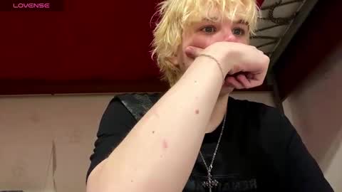 nikolasbucks online show from December 4, 6:29 pm