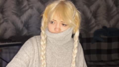 nikoli_naw online show from May 5, 10:04 pm