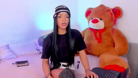 nikii online show from April 14, 7:39 pm