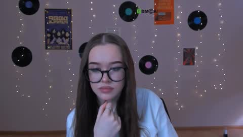 nila_eclipse online show from March 10, 9:35 am