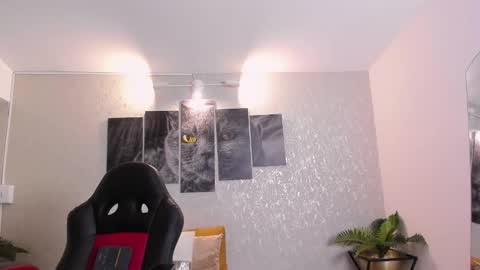 Snapshot of nils_saint chatting on September 9, 2:33 am Nils online show from September 9, 2:33 am