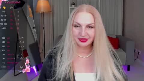 Nina online show from October 15, 3:57 pm