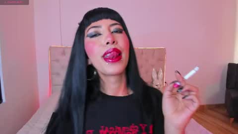 Nina Fox  online show from April 15, 2:31 pm