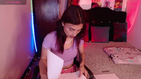 nina online show from October 21, 9:25 am