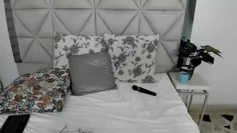  Nina  online show from March 5, 1:10 am