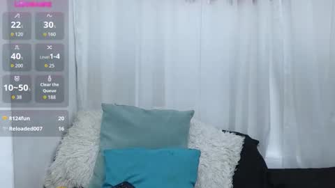 Snapshot of ninaa_fox chatting on October 16, 5:45 pm Ninaa fox online show from October 16, 5:45 pm