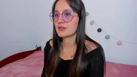 Nina online show from April 14, 8:12 pm