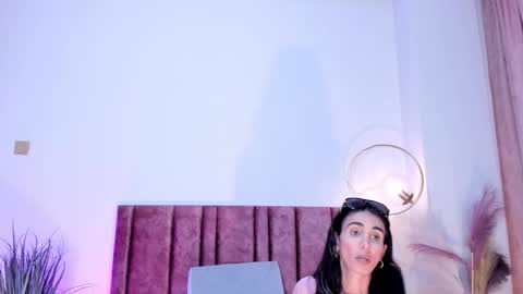 Nina online show from December 14, 8:04 pm