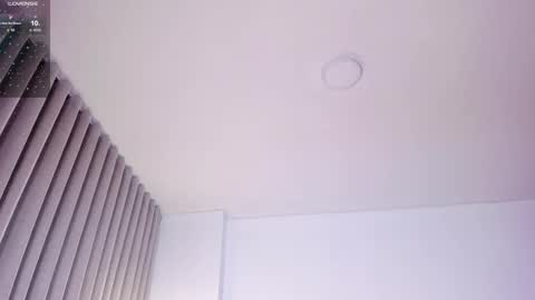 Nina Sara online show from February 26, 4:05 am