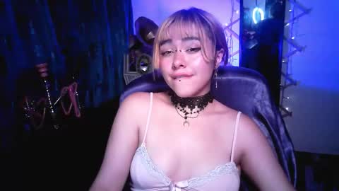 Snapshot of ninamon206063 chatting on September 24, 9:54 pm NIina Mon online show from September 24, 9:54 pm