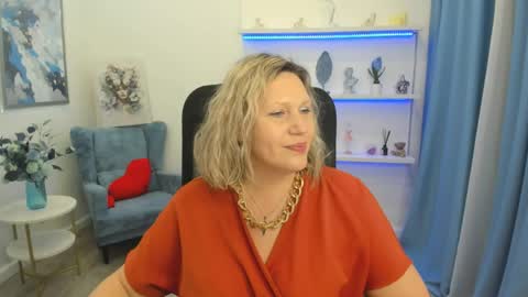 ninastarle online show from April 19, 6:10 pm