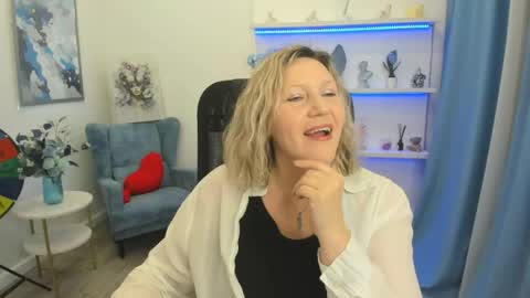 ninastarle online show from April 19, 11:33 am