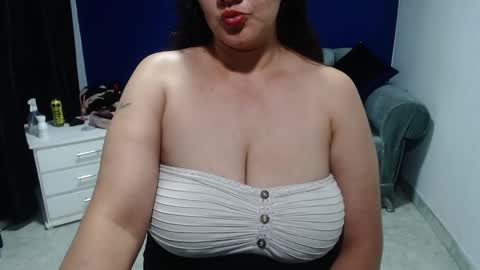 ninimature online show from January 17, 9:39 pm