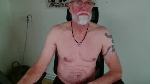 nipplesilverdad55 online show from November 19, 11:42 am