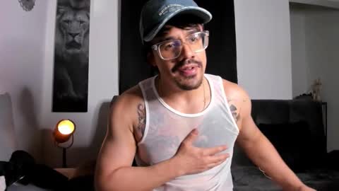 Snapshot of nipsfetich chatting on October 17, 4:05 am Steven online show from October 17, 4:05 am