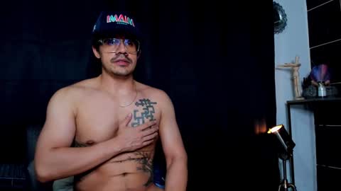 Snapshot of nipsfetich chatting on January 23, 7:11 am Steven online show from January 23, 7:11 am