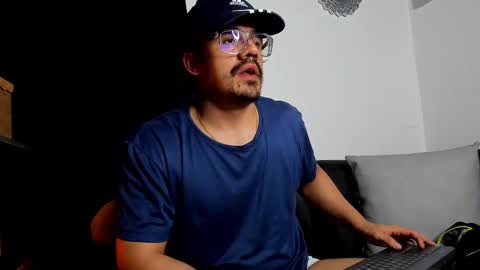 Snapshot of nipsfetich chatting on March 3, 5:31 am Steven online show from March 3, 5:31 am