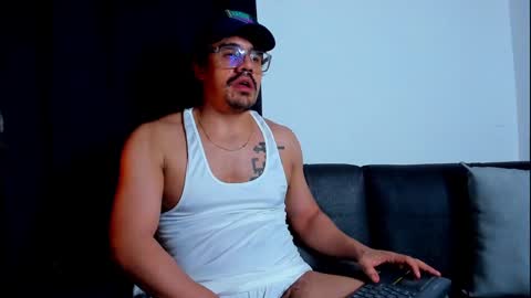 Snapshot of nipsfetich chatting on February 7, 6:35 am Steven online show from February 7, 6:35 am