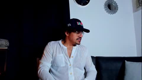 Snapshot of nipsfetich chatting on February 6, 7:24 am Steven online show from February 6, 7:24 am