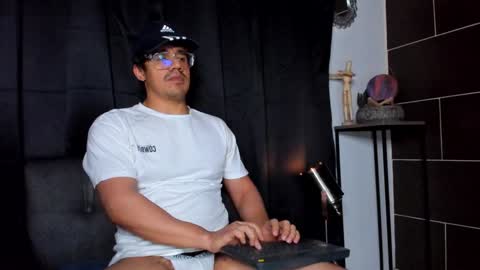 Snapshot of nipsfetich chatting on January 20, 12:36 am Steven online show from January 20, 12:36 am