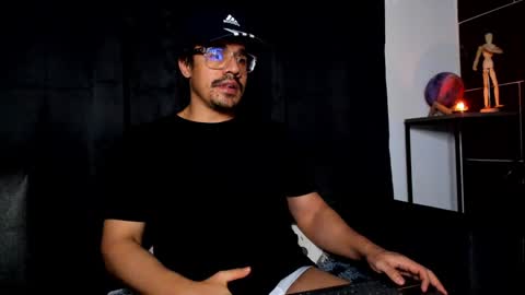 Snapshot of nipsfetich chatting on February 5, 9:15 am Steven online show from February 5, 9:15 am