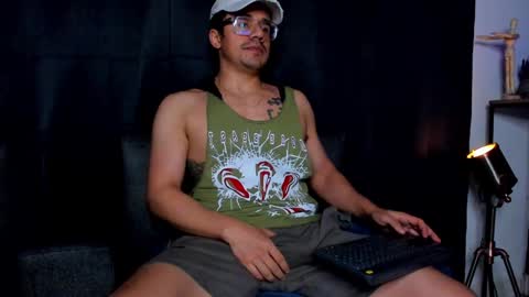 Snapshot of nipsfetich chatting on January 21, 2:43 am Steven online show from January 21, 2:43 am