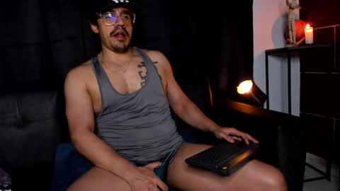 Snapshot of nipsfetich chatting on January 31, 2:37 am Steven online show from January 31, 2:37 am