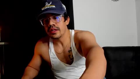 Snapshot of nipsfetich chatting on February 19, 2:44 am Steven online show from February 19, 2:44 am