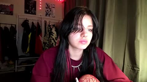 Alice online show from May 18, 4:24 pm