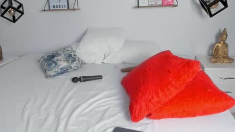 Nitha Gonzalez online show from February 10, 8:42 pm