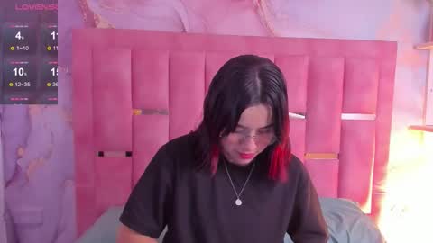 Snapshot of nixielee__ chatting on September 16, 3:19 am Nixie online show from September 16, 3:19 am