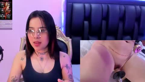 Snapshot of nixielee__ chatting on October 3, 1:19 pm Nixie online show from October 3, 1:19 pm