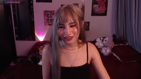 Snapshot of nixxie_ chatting on October 26, 1:17 am Nixxie  online show from October 26, 1:17 am