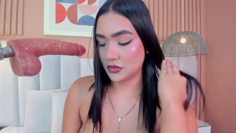 Noa online show from May 7, 10:38 pm