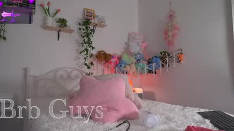 noah__23 online show from May 24, 11:44 pm