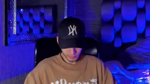 Noah Brigth online show from October 26, 1:28 am