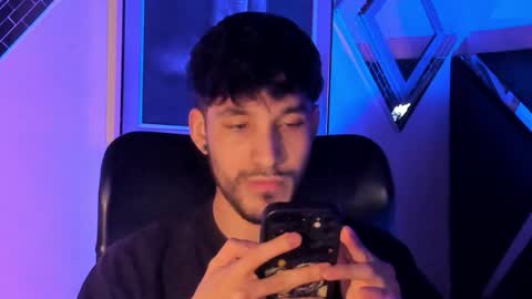 Noah Brigth online show from December 15, 2:51 am